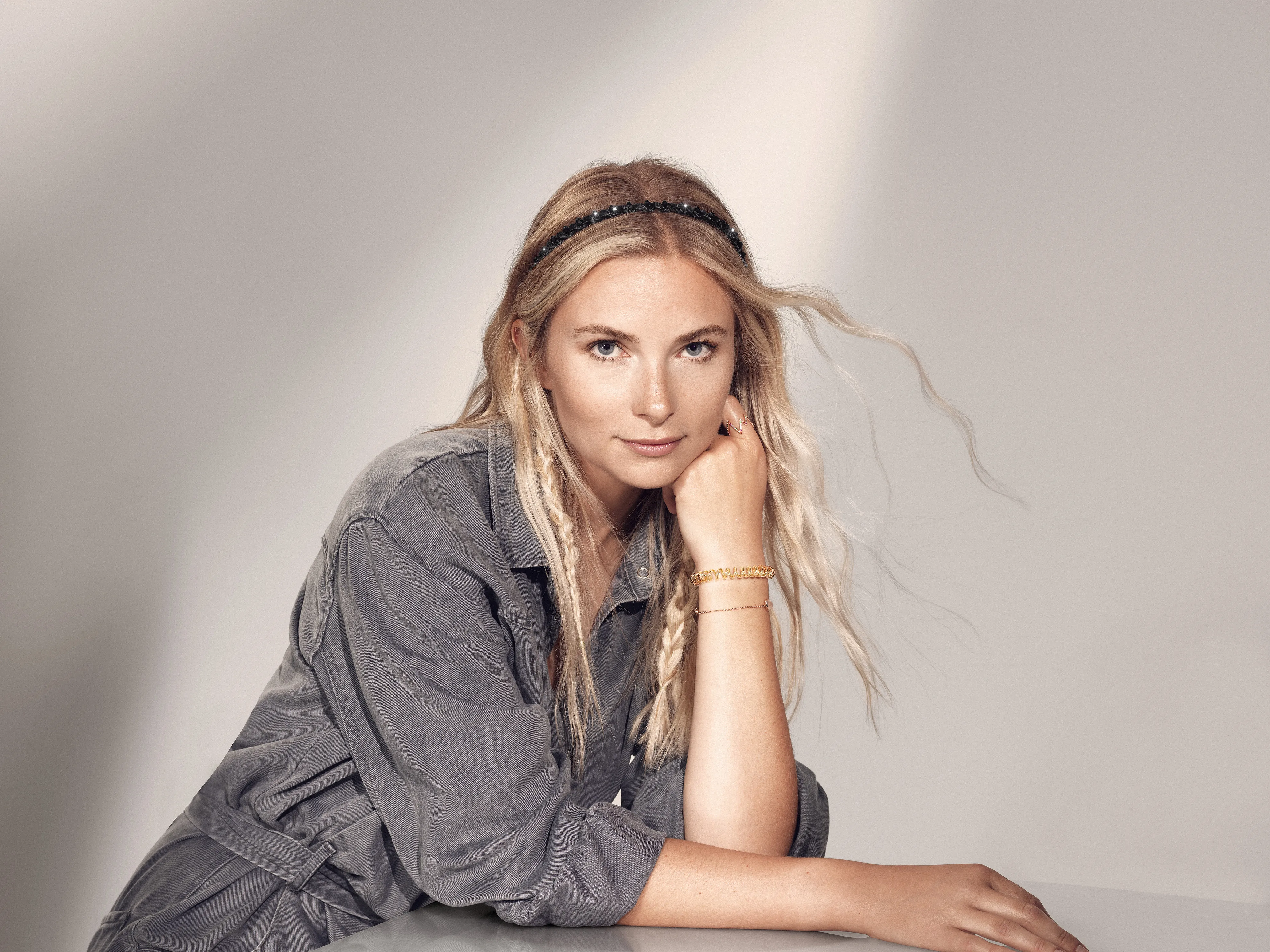 invisibobble Hairhalo Model