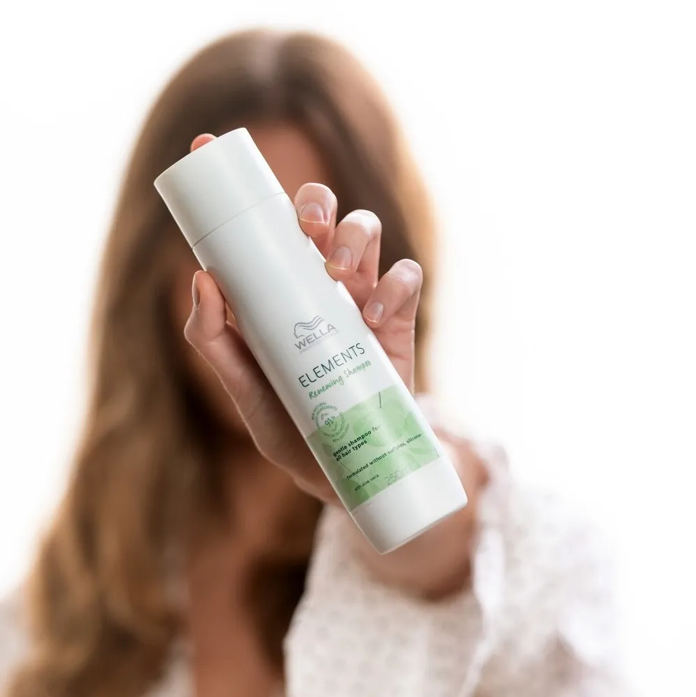 Wella Elements Renewing Shampoo