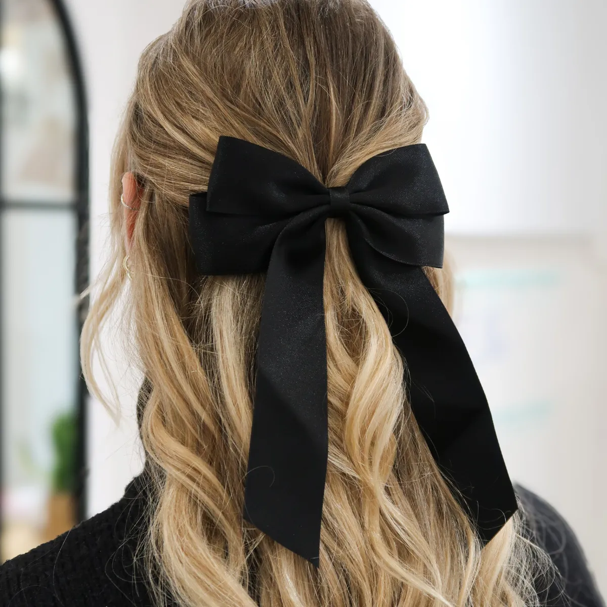 Lotta Curls Hair Bow