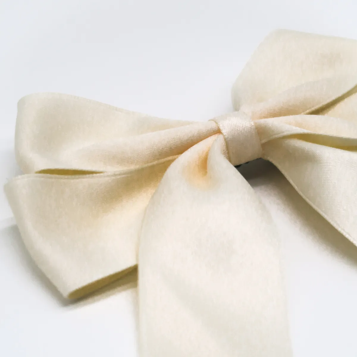 Lotta Curls Hair Bow