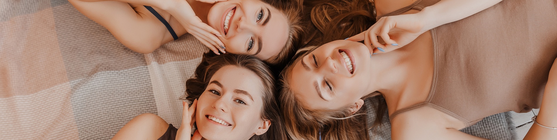 3 women