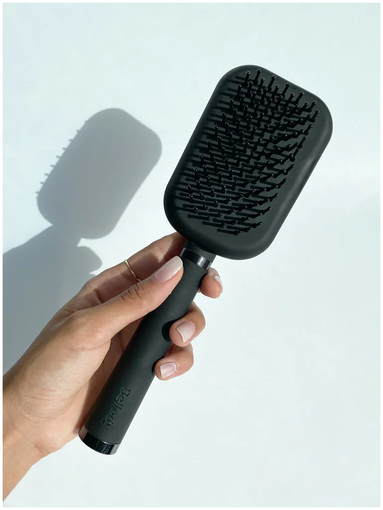 Bellody Patented hairbrush with self-cleaning function