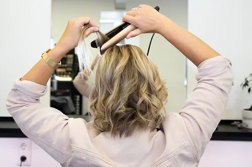 Beach Waves with a straightener – DIY instructions